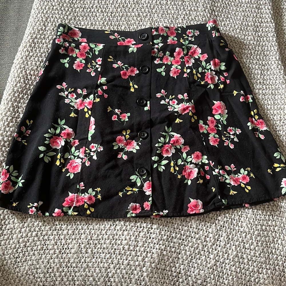 Girls floral button skirt